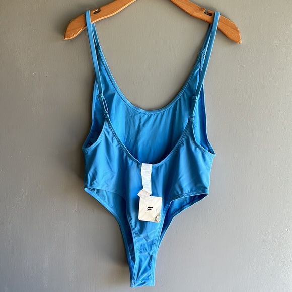 Fabletics Blue Low Back One Piece
Swimsuit Size L Island Escape. - Picture 4 of 8